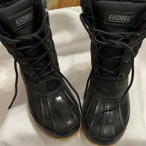 Gentle Used Khombo “Wendy” Size 7